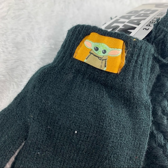 Disney Star Wars Baby Yoda Hat Mittens Set - Picture 12 of 13
